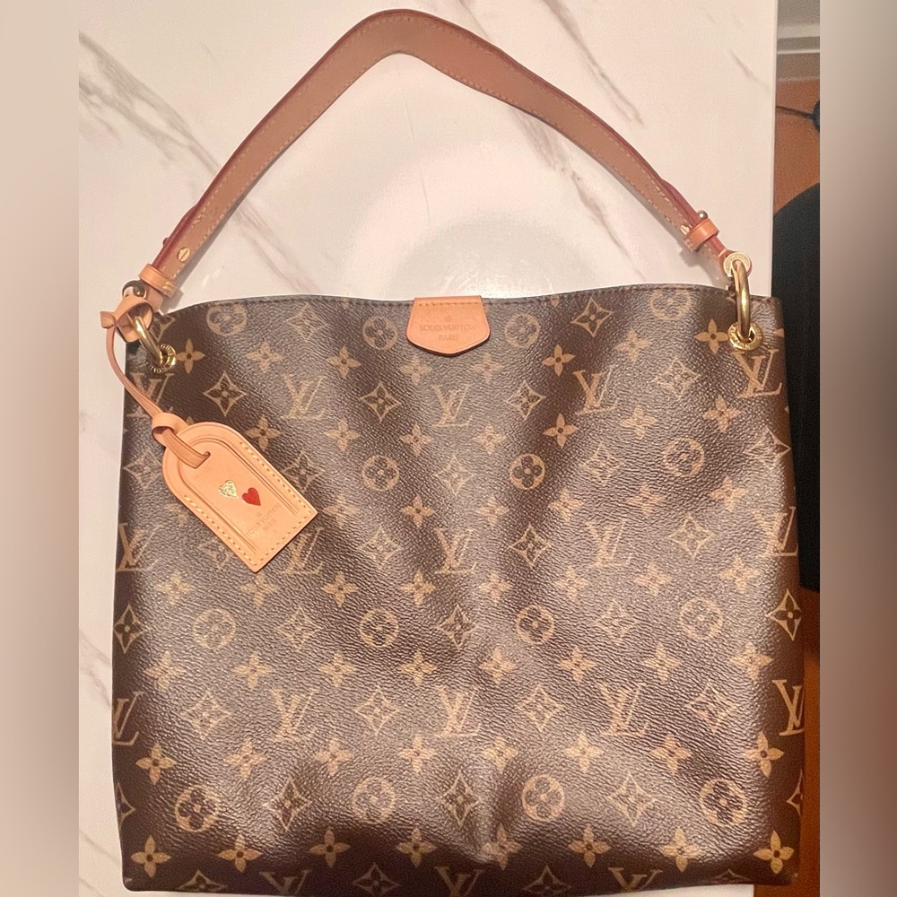 Graceful Pm Monogram